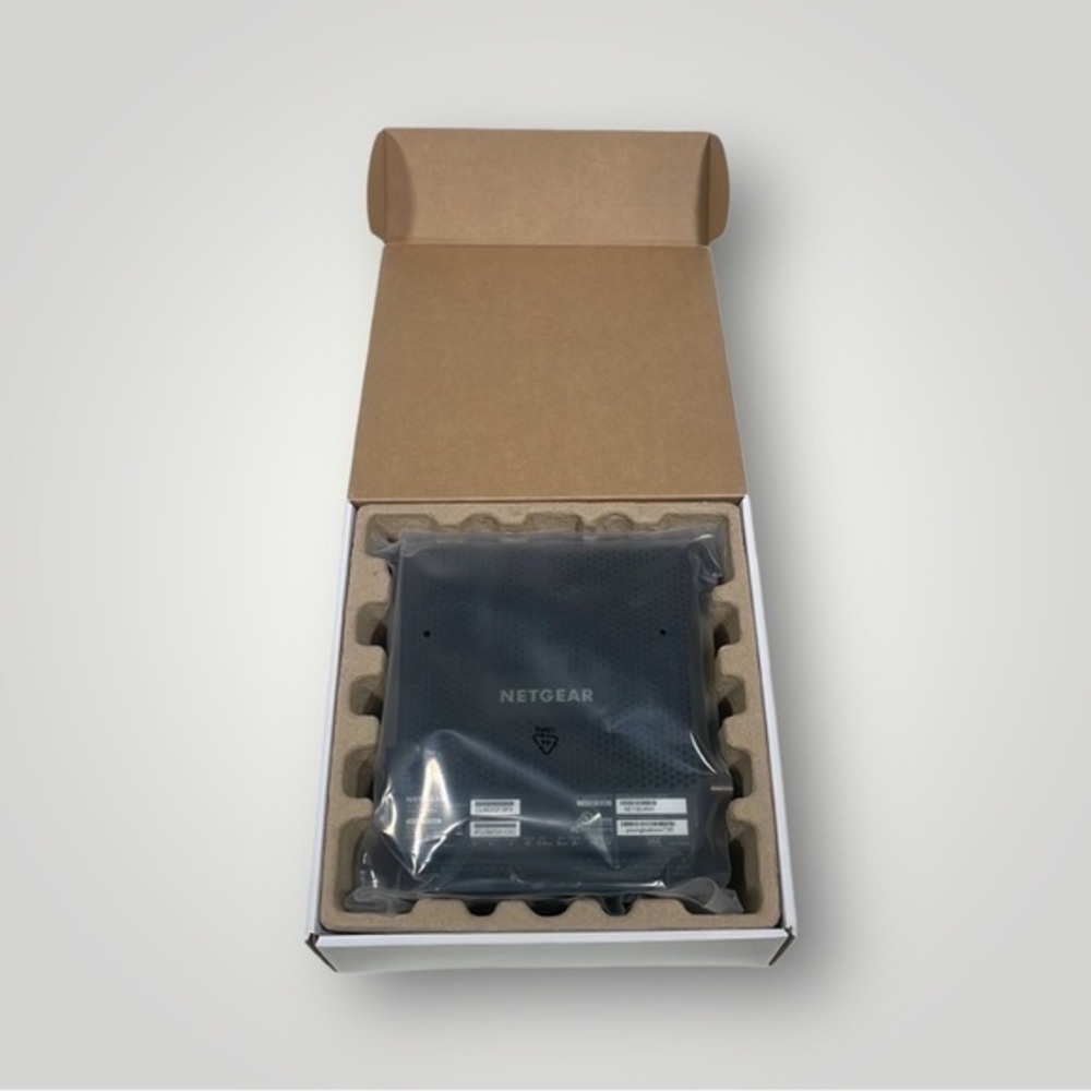 NETGEAR | Nighthawk AC1900 Cable Modem + Router - Picture 3 of 7